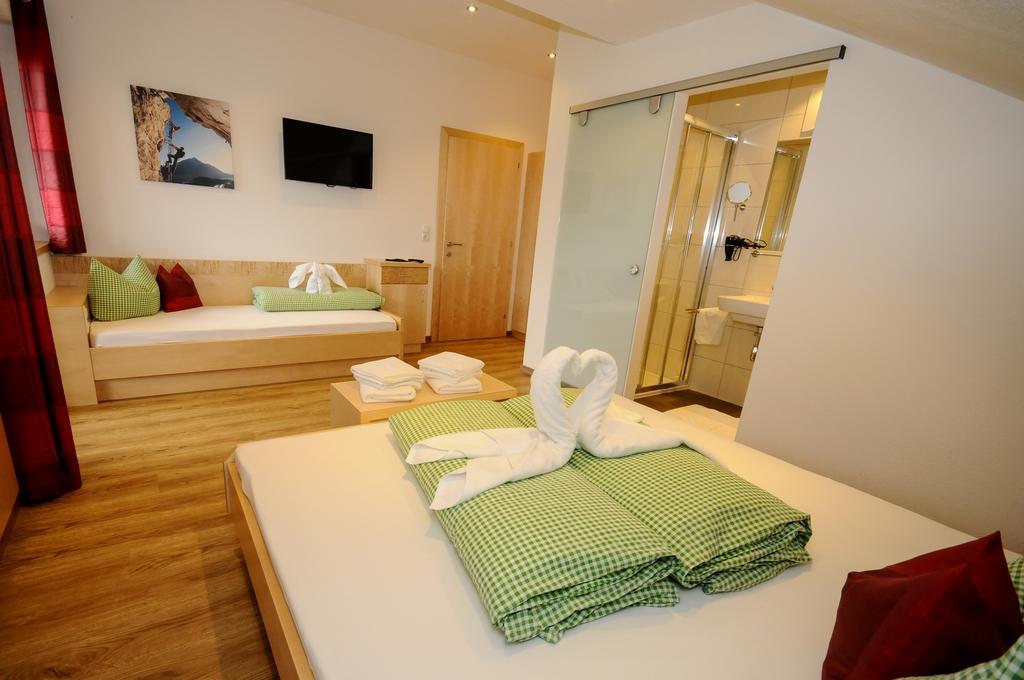 Gundolf Christine Apartment *